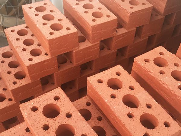 بررسی قیمت آجر در بازار ایران و عوامل موثر بر آن 4 قیمت آجر - آجر 10 سوراخ - آجر 10 سوراخ قرمز - آجر 10 سوراخ زرد - انواع آجر - سیمان گستر امیران